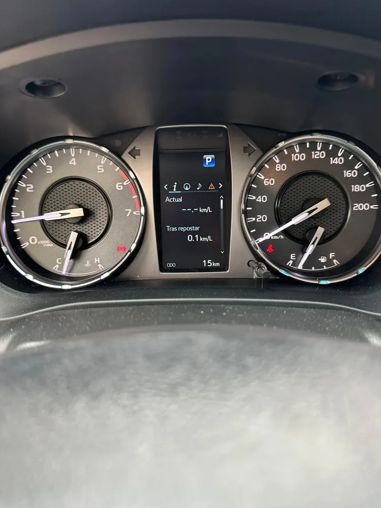Vista 12 del vehículo: Toyota Hilux