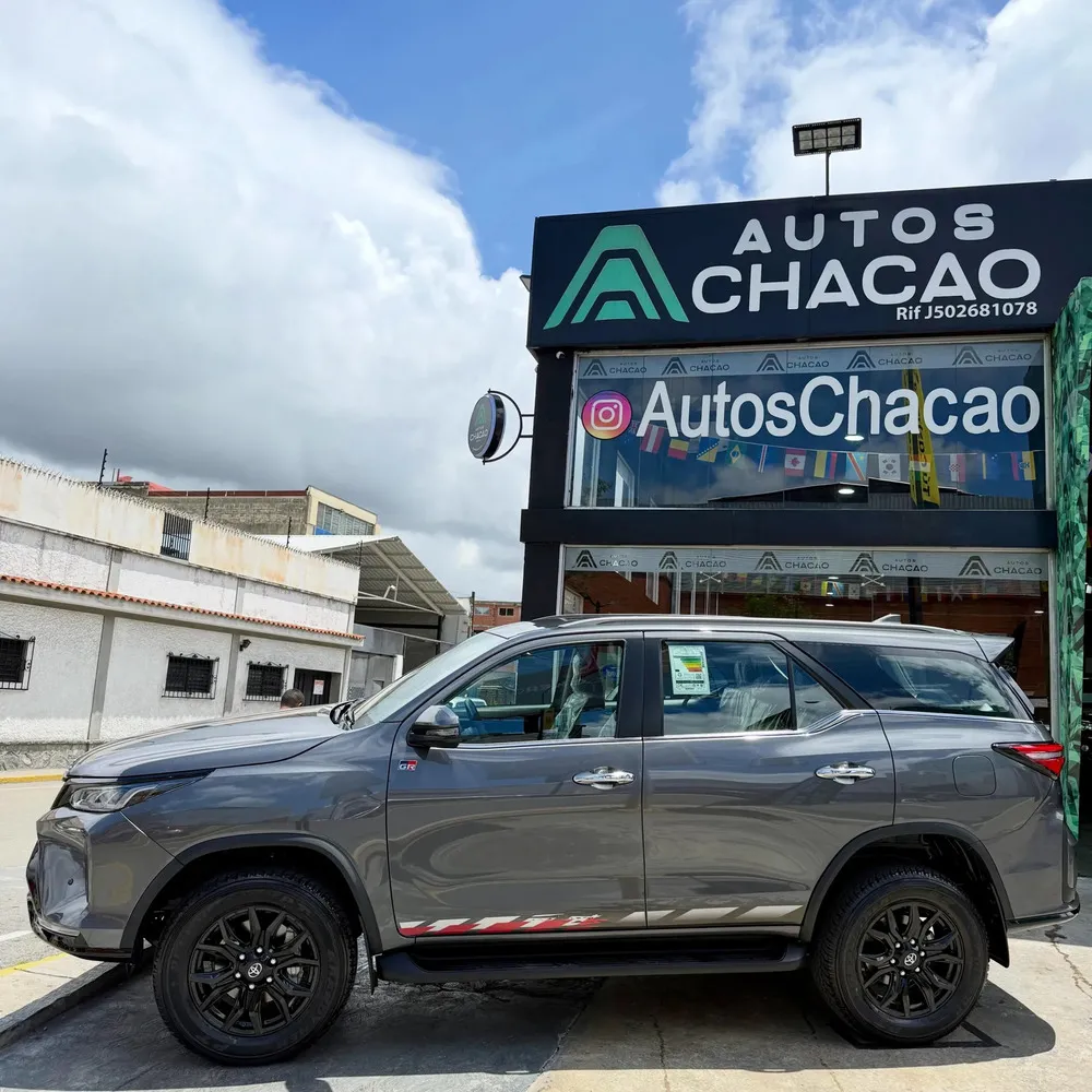 Vista 3 del vehículo: Toyota Fortuner