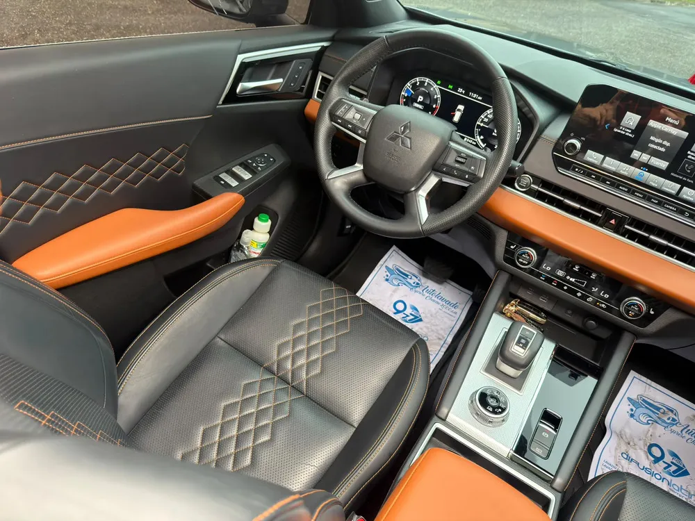 Vista 10 del vehículo: Mitsubishi Outlander