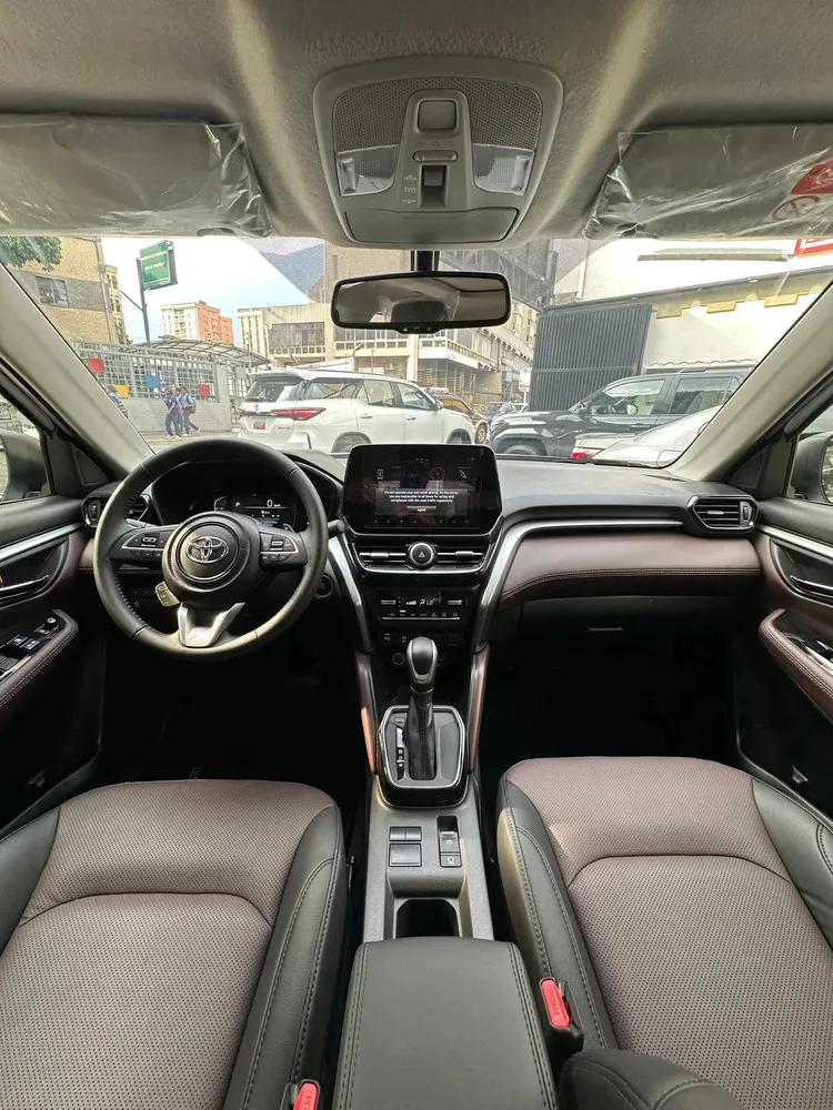 Vista 7 del vehículo: Toyota Urban