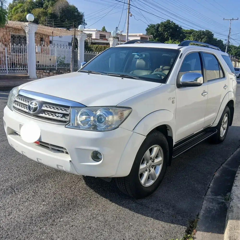 Toyota Fortuner 2011 - Vista principal
