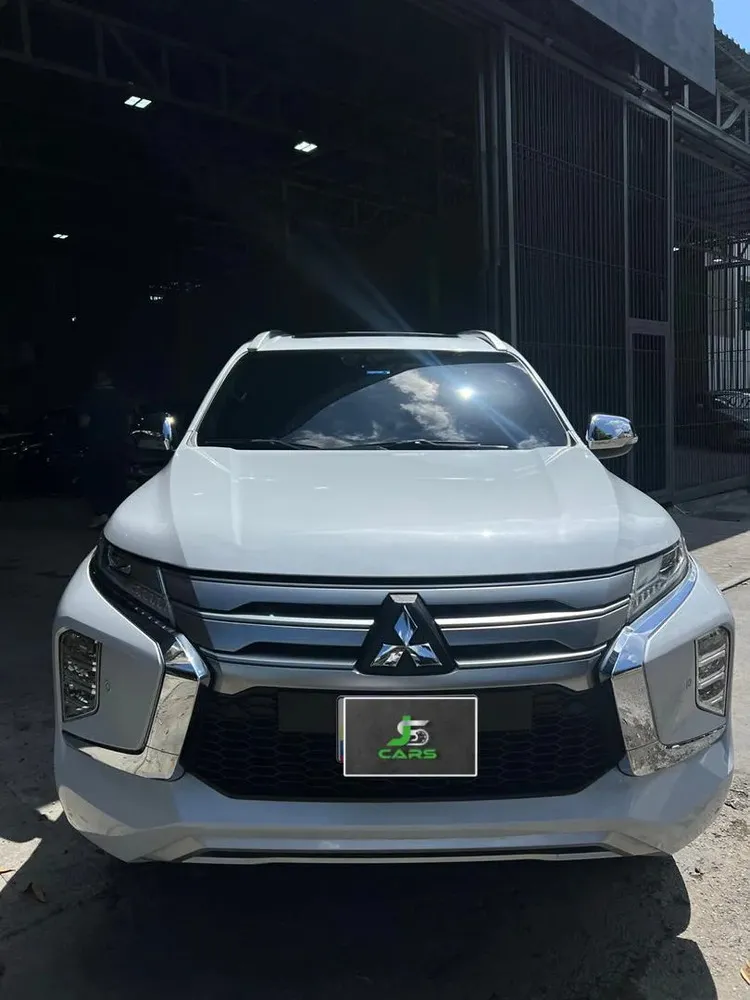 Vista 6 del vehículo: Mitsubishi Pajero