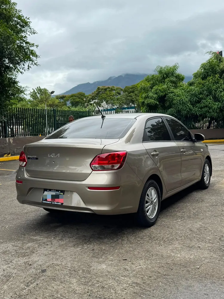 Vista 9 del vehículo: Kia Soluto