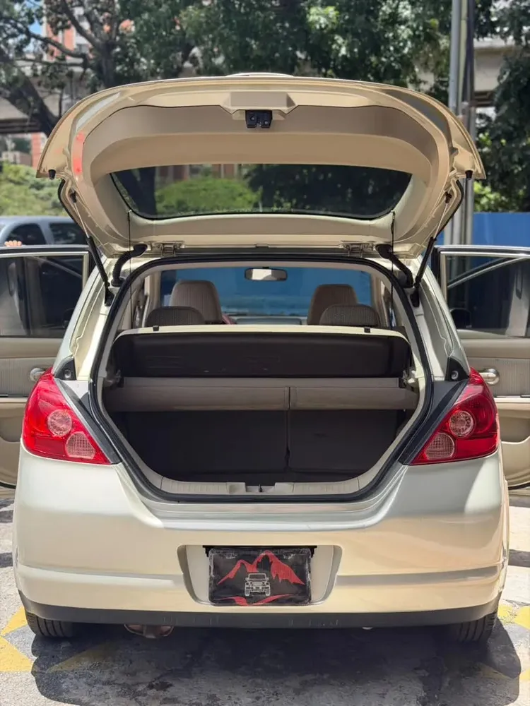 Vista 13 del vehículo: Nissan Tiida