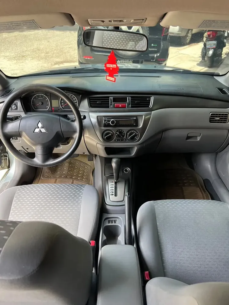 Vista 8 del vehículo: Mitsubishi Lancer