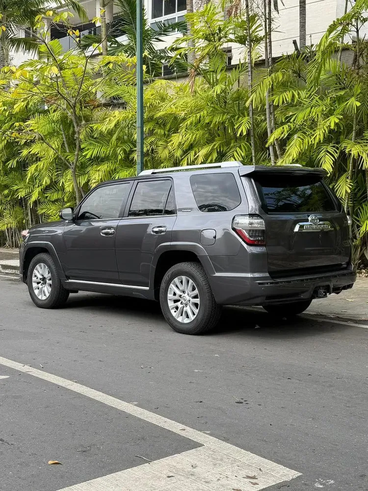 Vista 14 del vehículo: Toyota 4runner