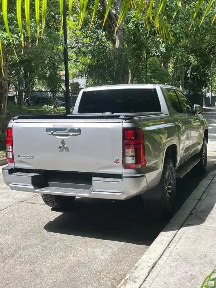 Vista 15 del vehículo: Mitsubishi L200