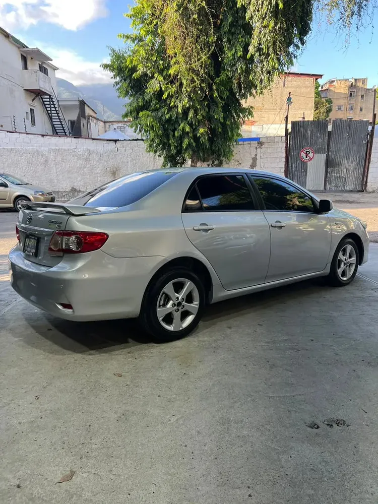 Vista 4 del vehículo: Toyota Corolla