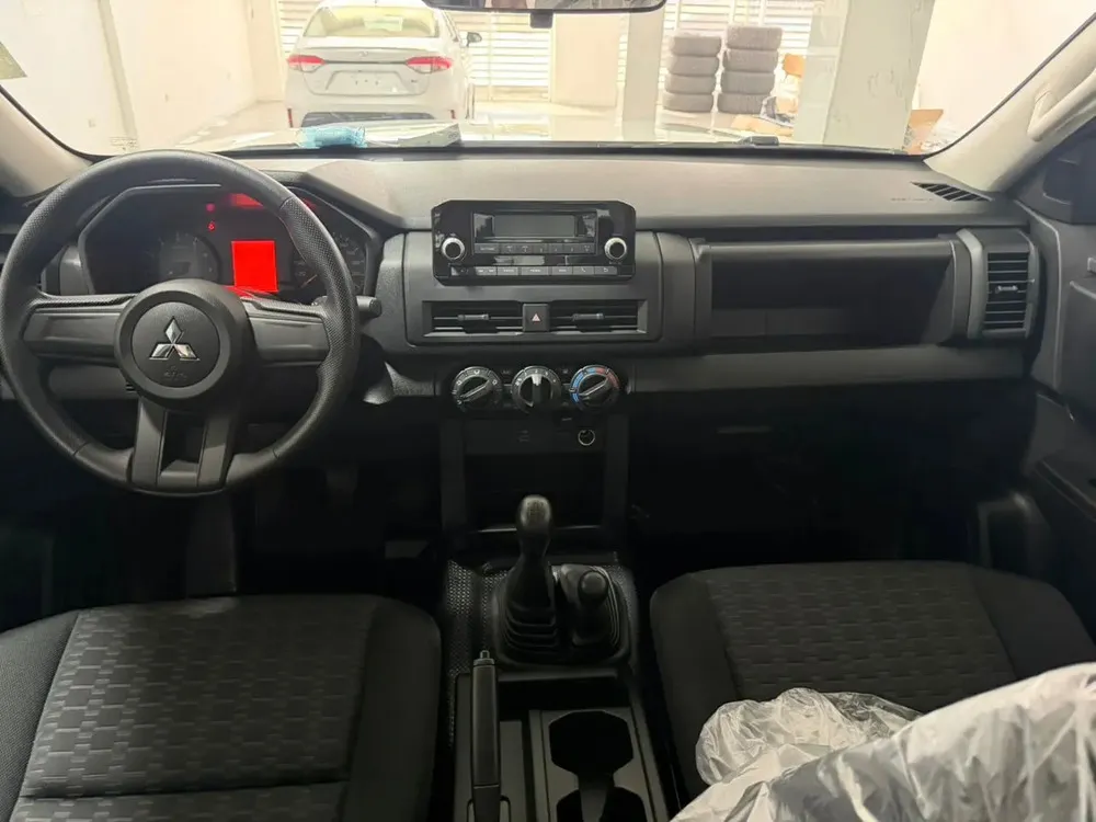 Vista 5 del vehículo: Mitsubishi L200