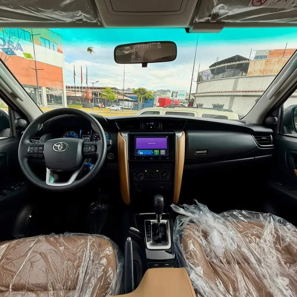 Vista 6 del vehículo: Toyota Fortuner