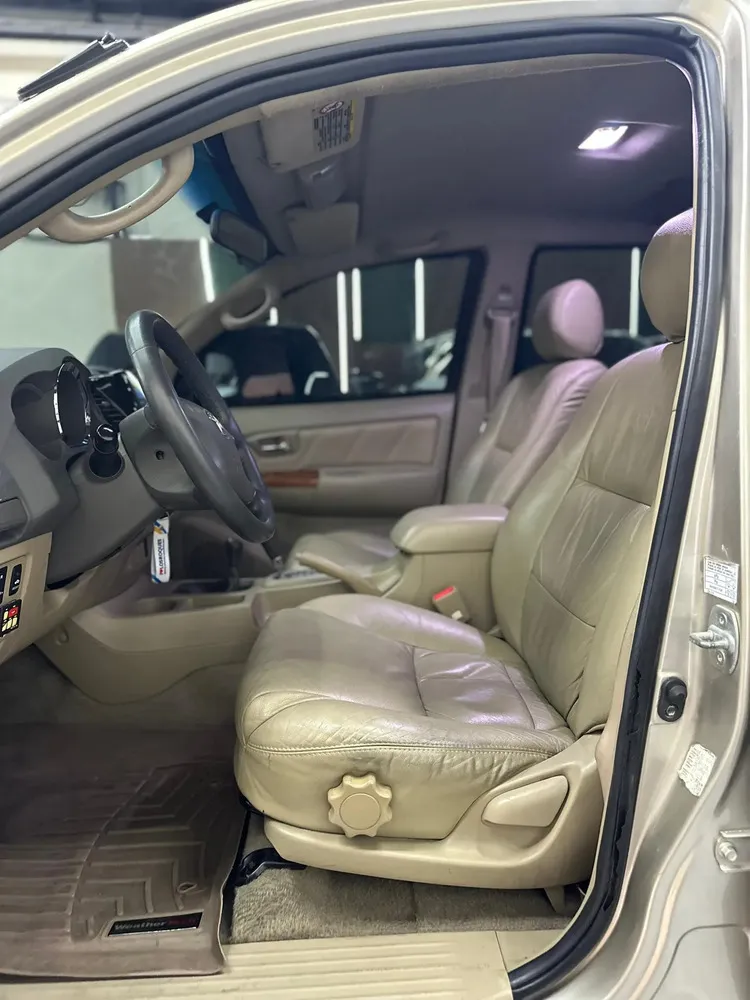 Vista 5 del vehículo: Toyota Fortuner