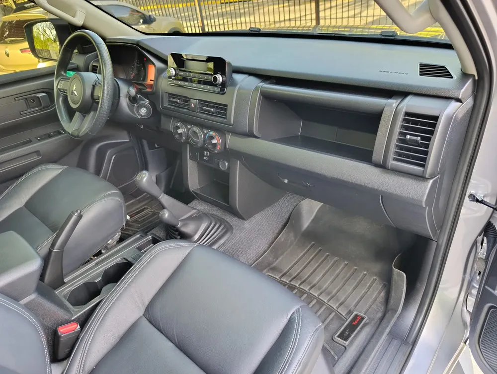 Vista 15 del vehículo: Mitsubishi L200
