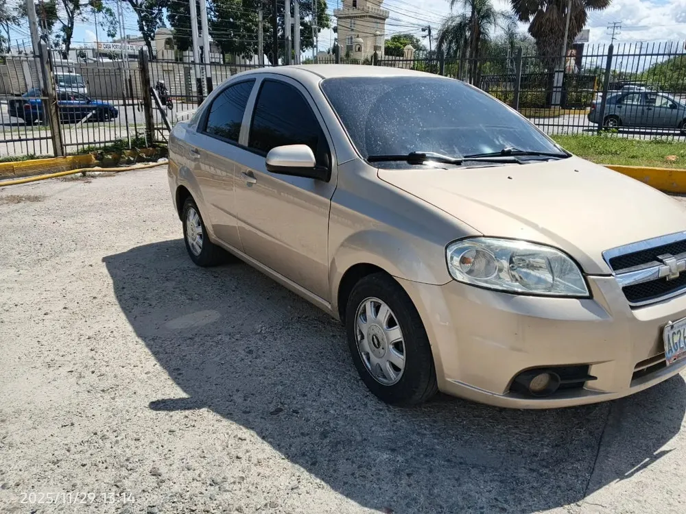 Vista 4 del vehículo: Chevrolet Aveo