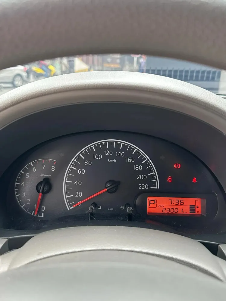 Vista 6 del vehículo: Nissan Almera