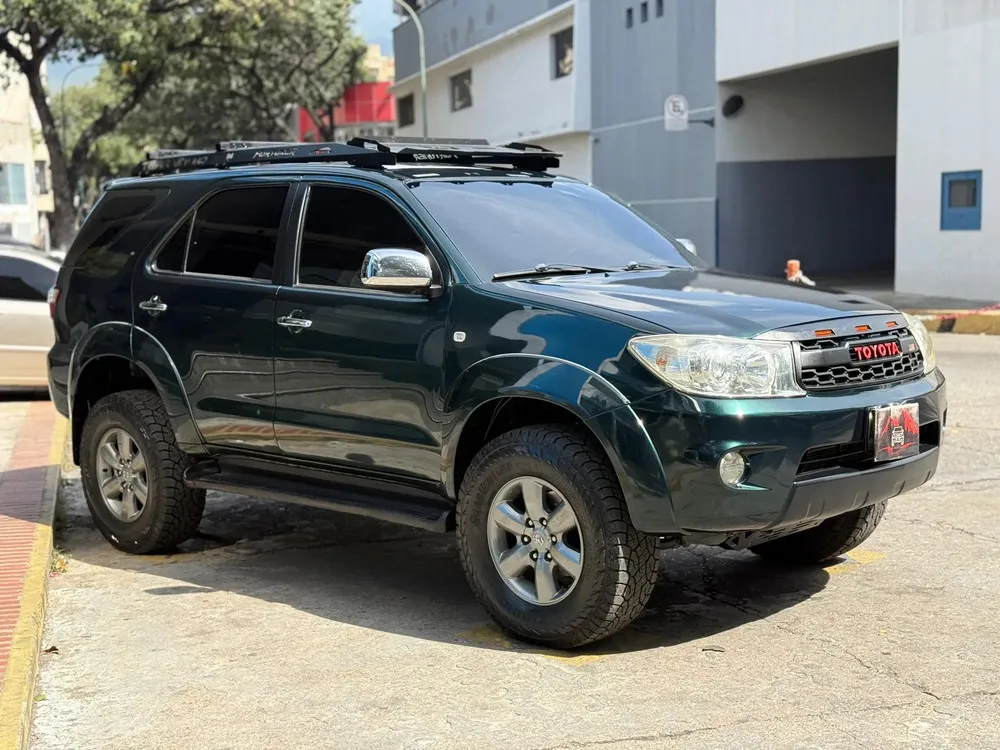 Vista 3 del vehículo: Toyota Fortuner