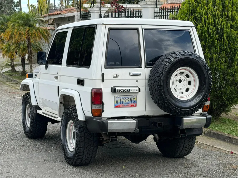 Vista 6 del vehículo: Toyota Machito