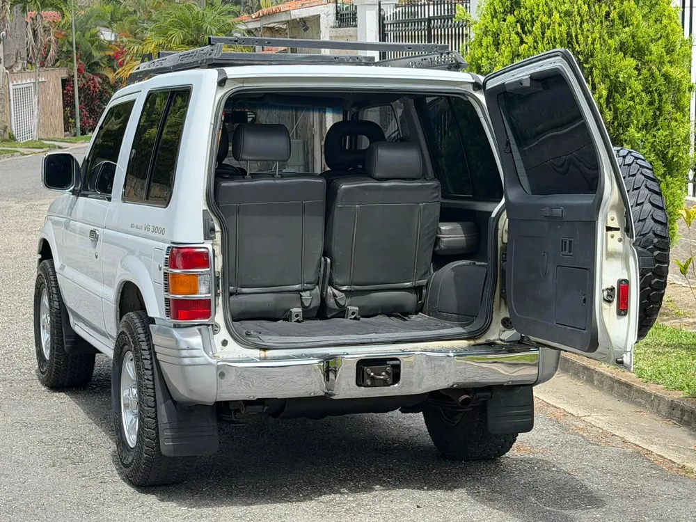 Vista 7 del vehículo: Mitsubishi Montero
