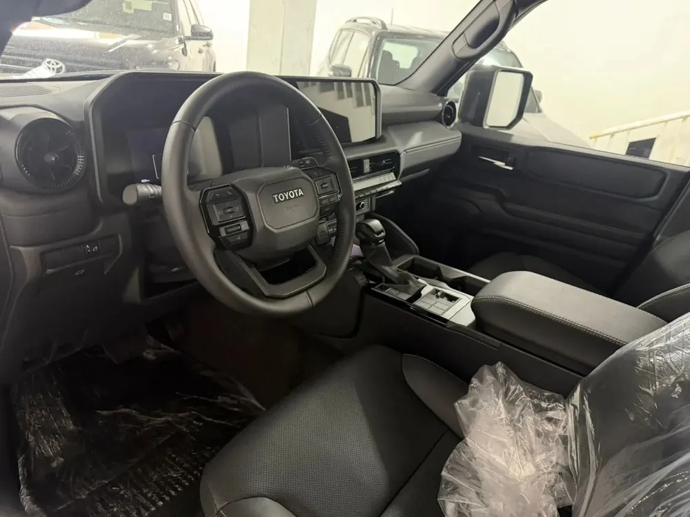 Vista 4 del vehículo: Toyota Prado