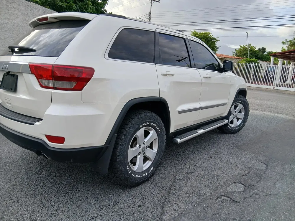 Vista 3 del vehículo: Jeep Grand