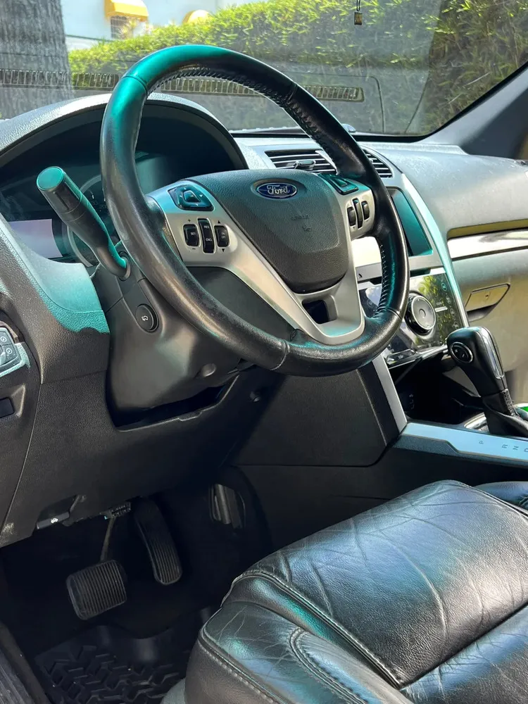 Vista 13 del vehículo: Ford Explorer