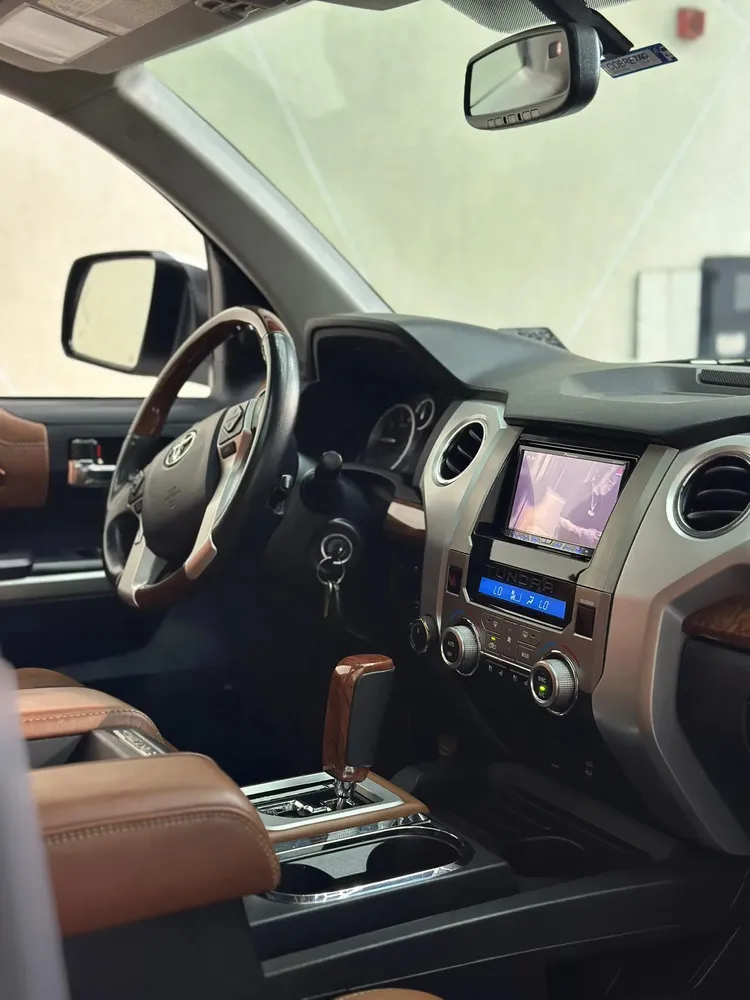 Vista 8 del vehículo: Toyota Tundra