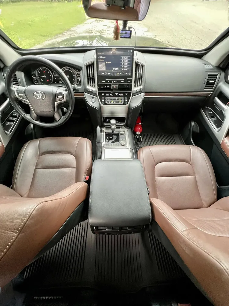Vista 8 del vehículo: Toyota Land Cruiser