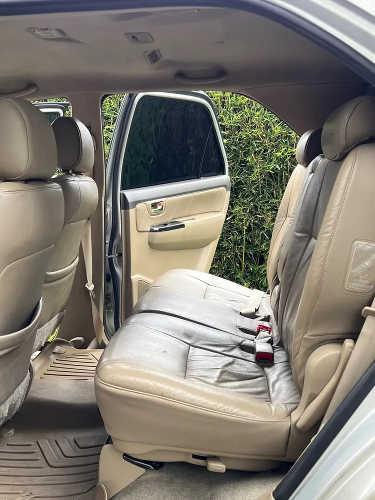 Vista 11 del vehículo: Toyota Fortuner