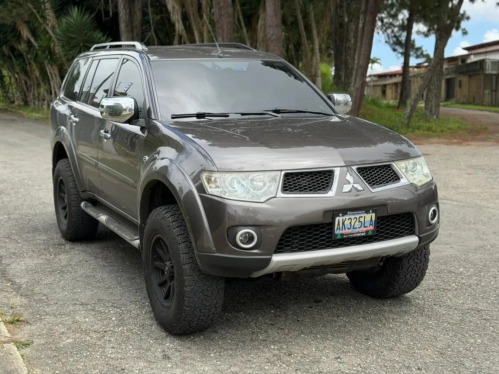 Vista 2 del vehículo: Mitsubishi Montero
