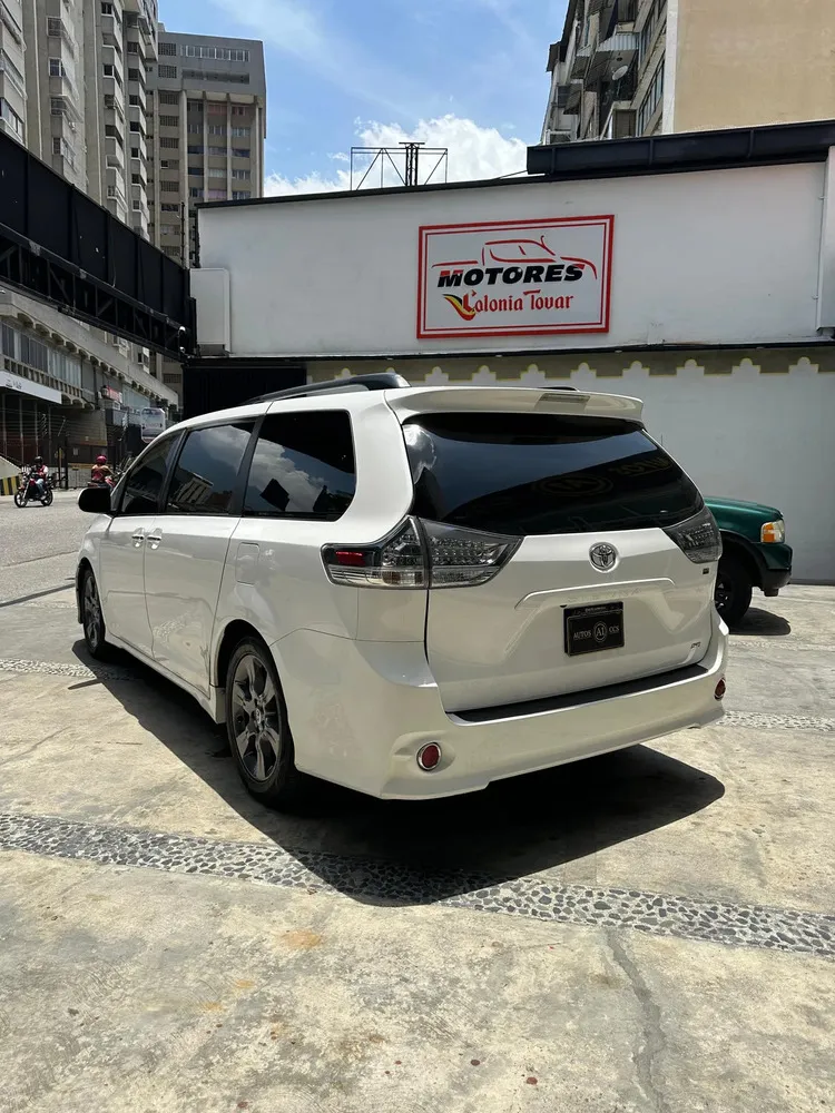 Vista 11 del vehículo: Toyota Sienna