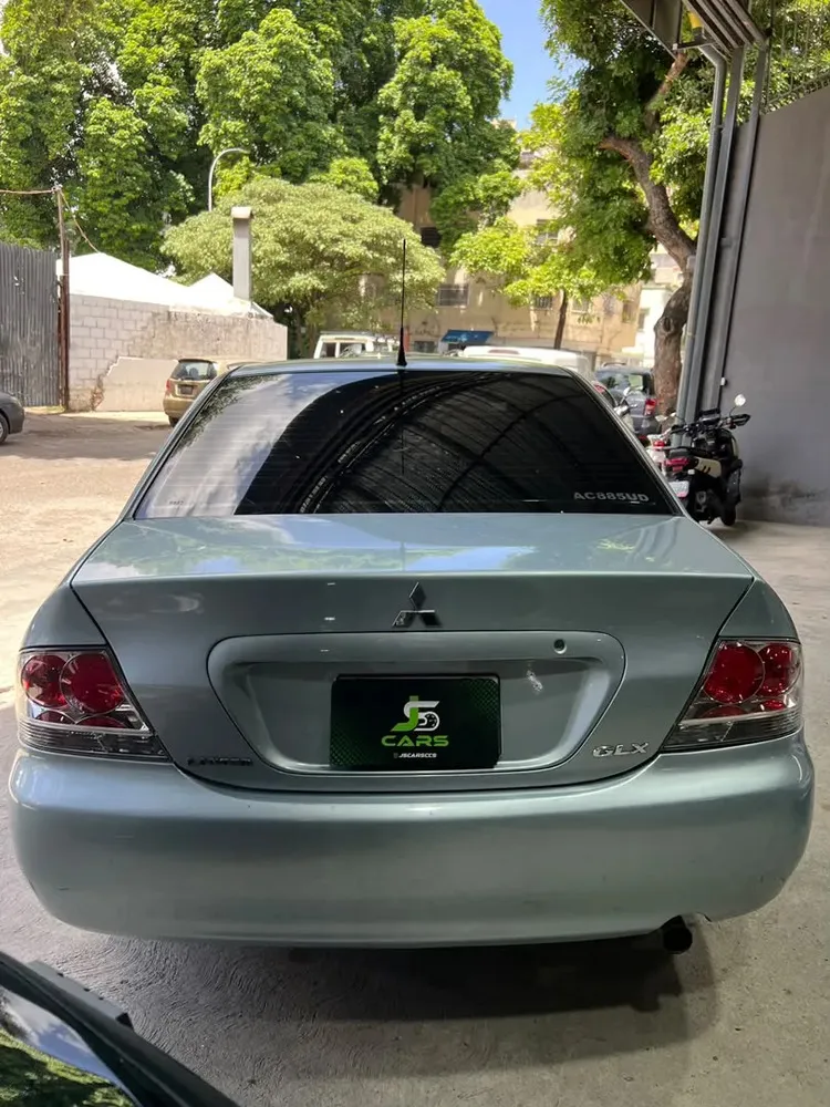 Vista 5 del vehículo: Mitsubishi Lancer