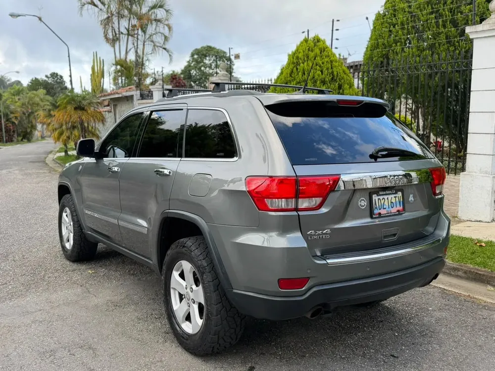 Vista 4 del vehículo: Jeep Grand
