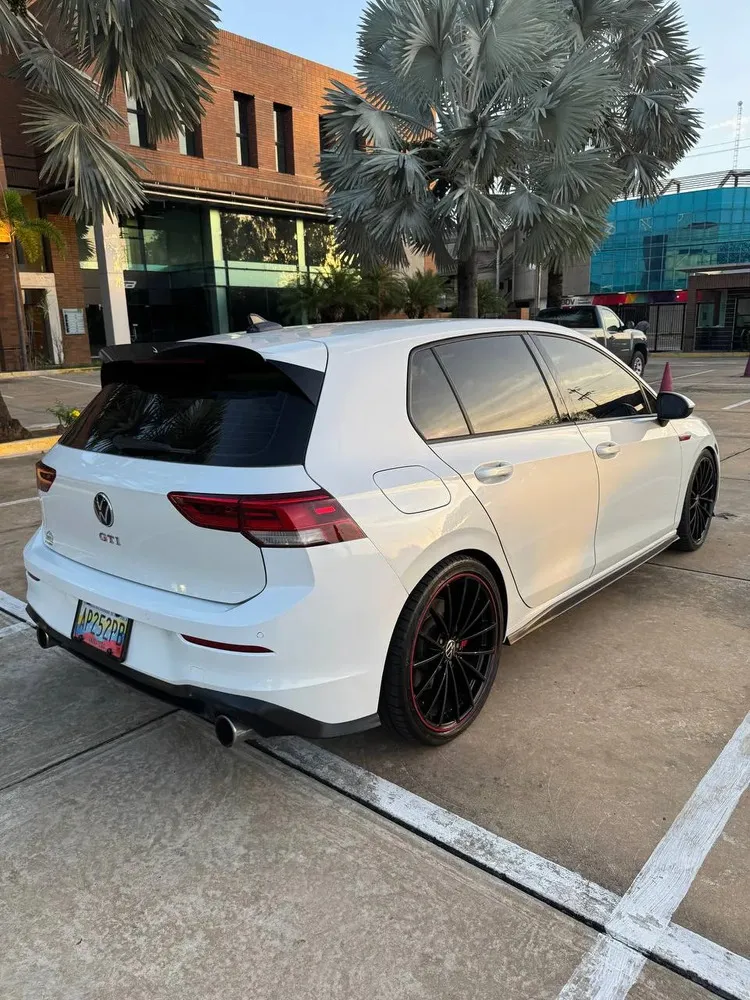 Vista 3 del vehículo: Volkswagen Golf