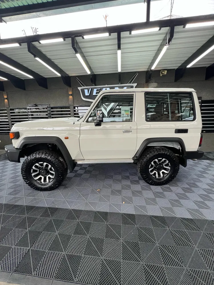 Vista 2 del vehículo: Toyota Land Cruiser