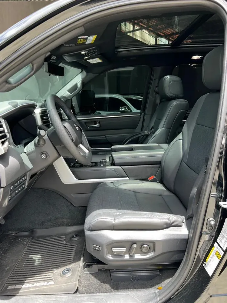 Vista 6 del vehículo: Sequoia Platinum