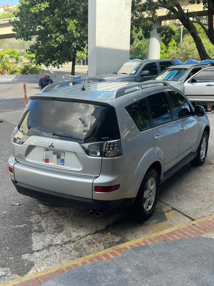Vista 3 del vehículo: Mitsubishi Outlander
