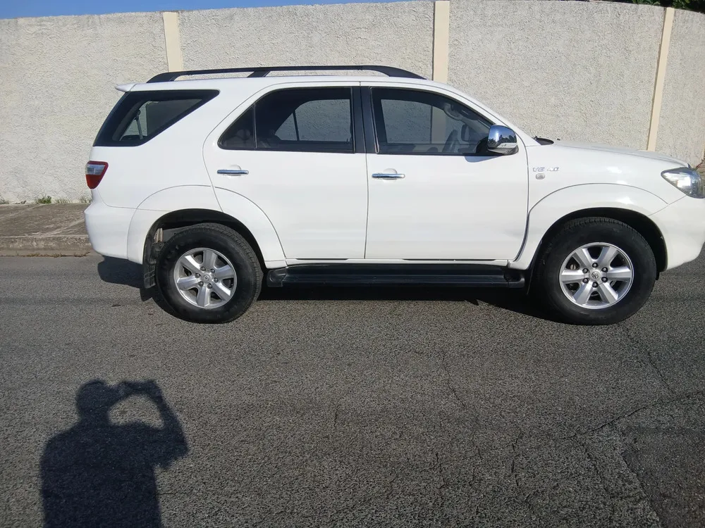 Vista 4 del vehículo: Toyota Fortuner