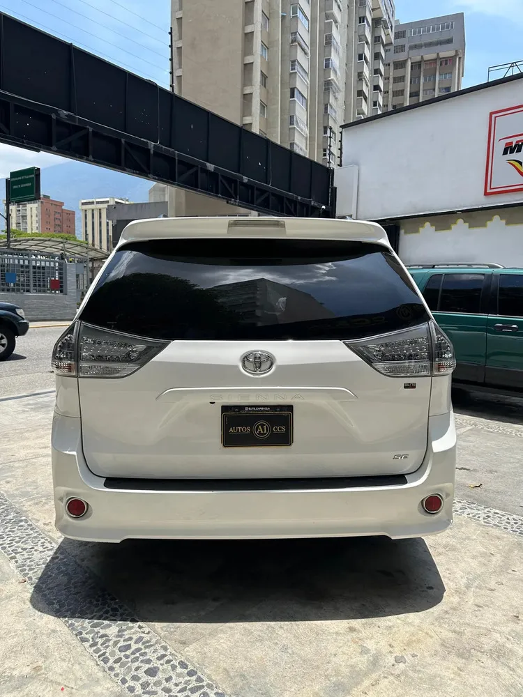 Vista 10 del vehículo: Toyota Sienna