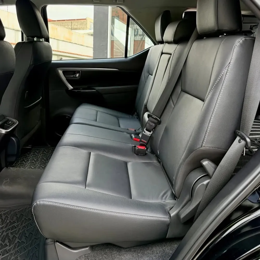 Vista 5 del vehículo: Toyota Fortuner