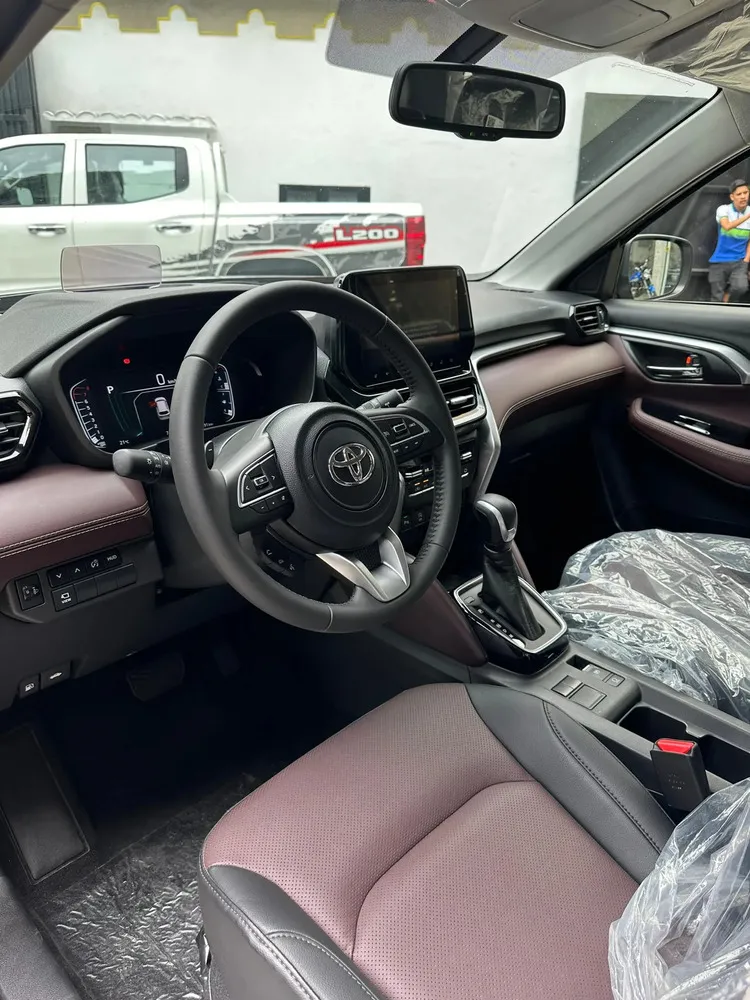 Vista 7 del vehículo: Toyota Urban