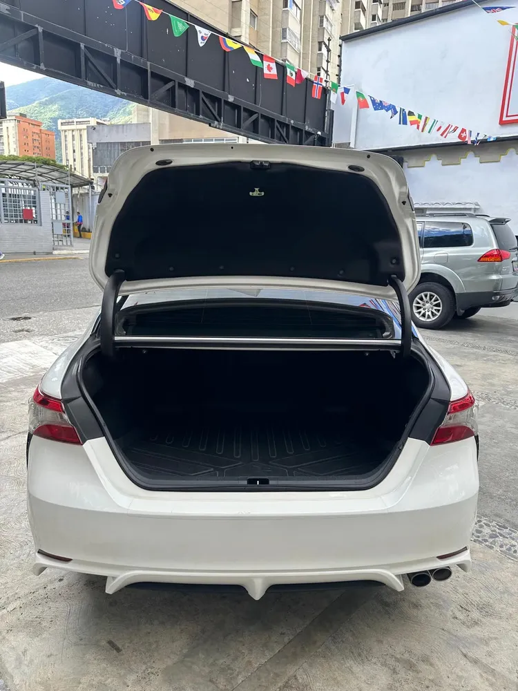 Vista 8 del vehículo: Toyota Camry
