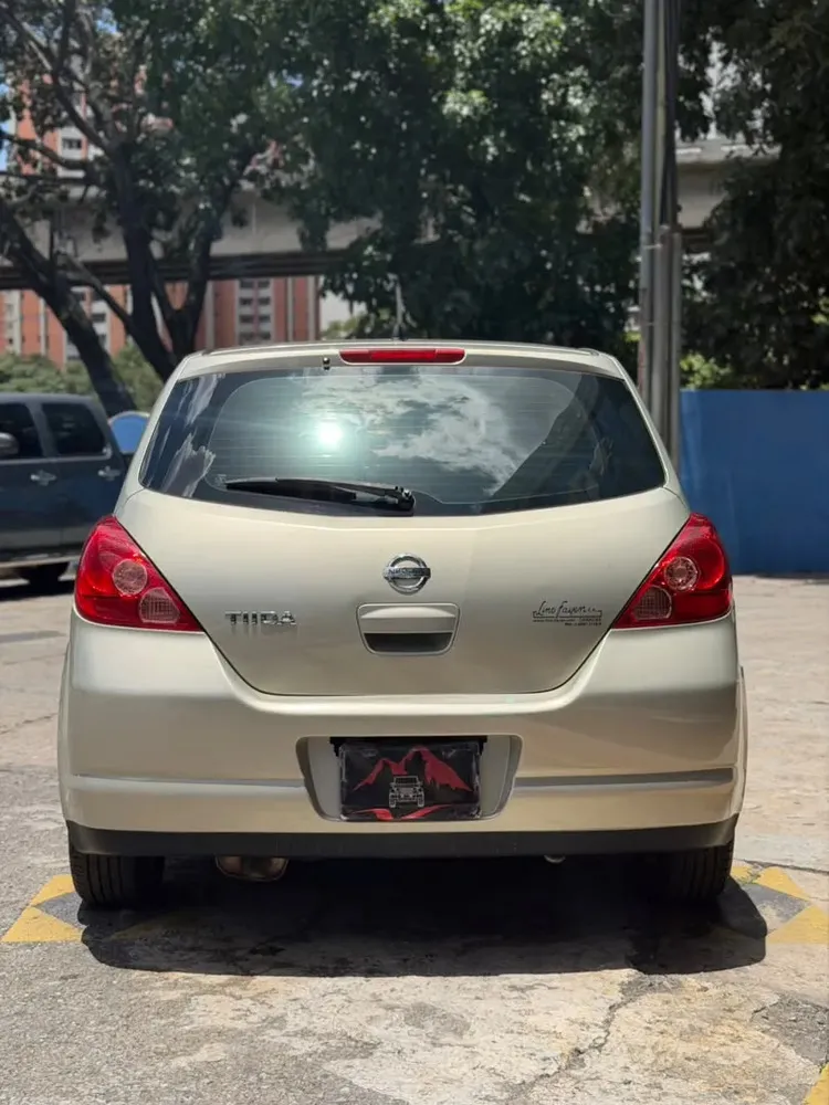 Vista 14 del vehículo: Nissan Tiida