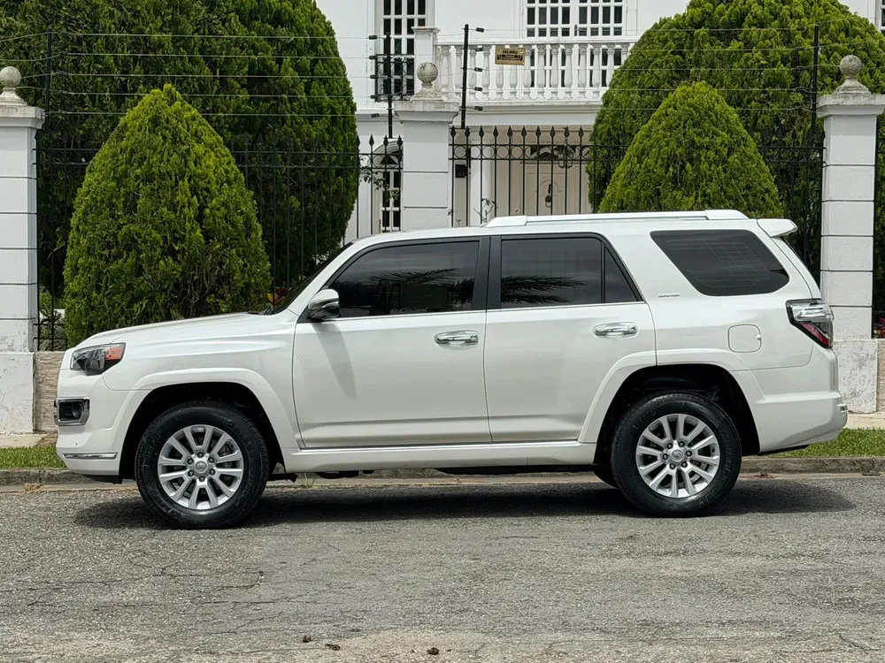 Vista 4 del vehículo: Toyota 4runner