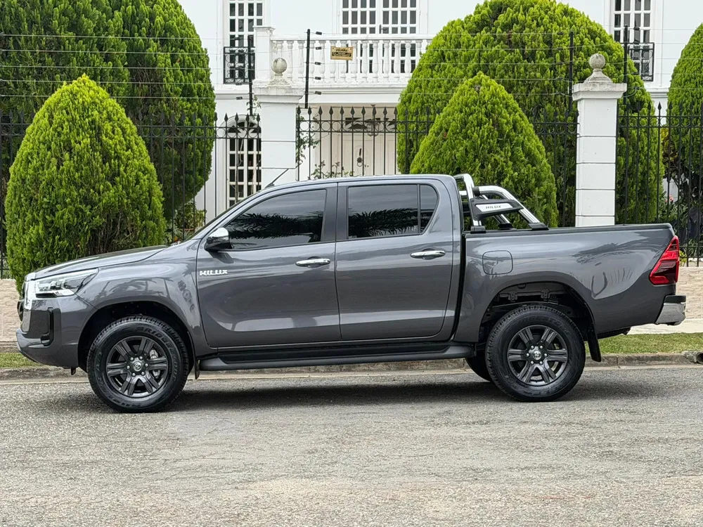 Vista 4 del vehículo: Toyota Hilux
