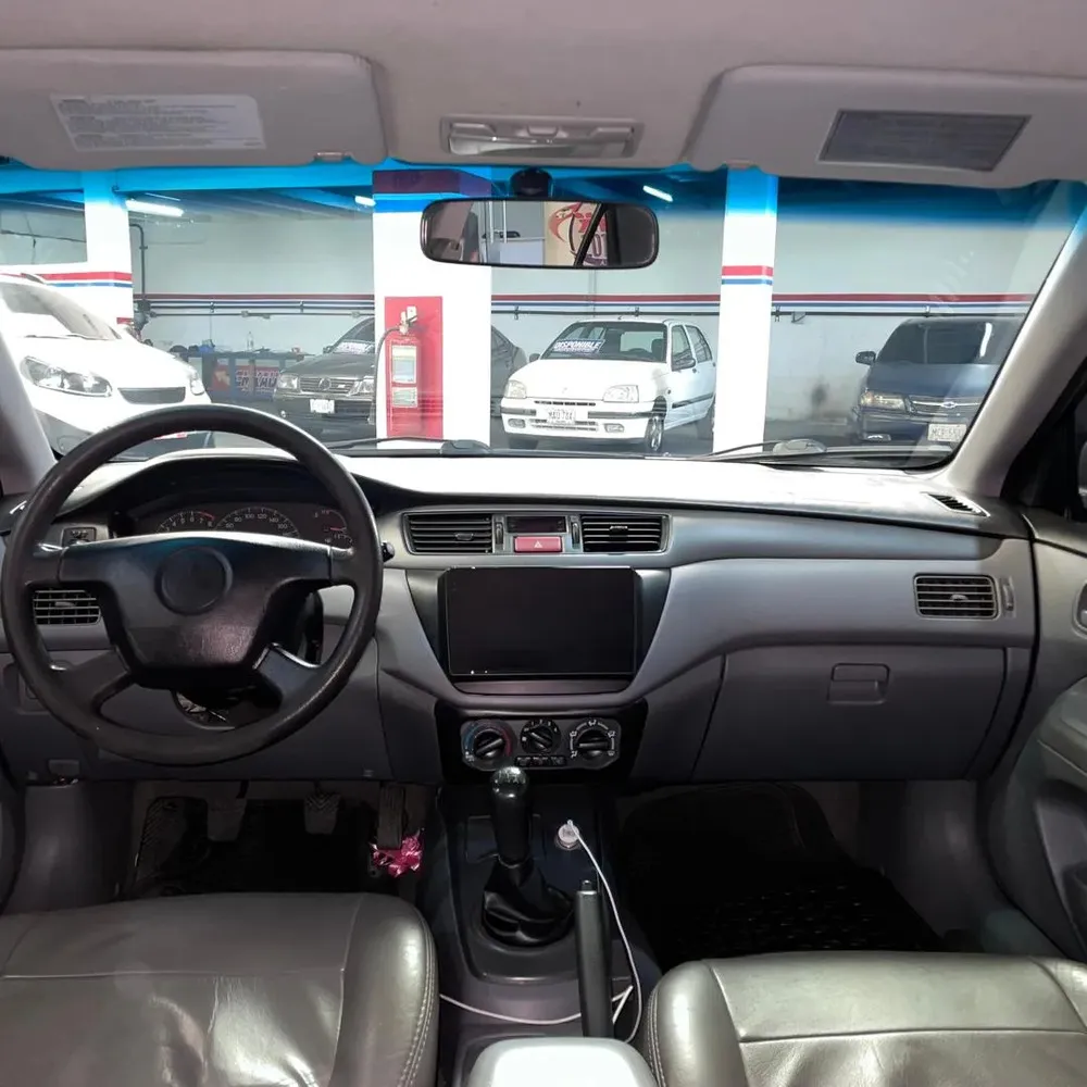 Vista 6 del vehículo: Mitsubishi Lancer