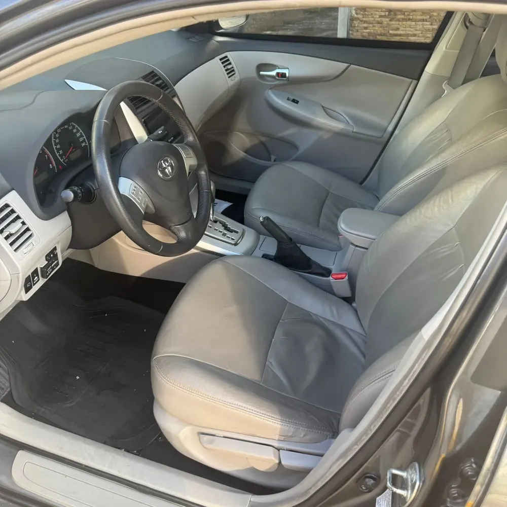 Vista 8 del vehículo: Toyota Corolla
