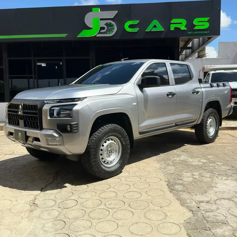 Mitsubishi L200 2025 - Vista principal