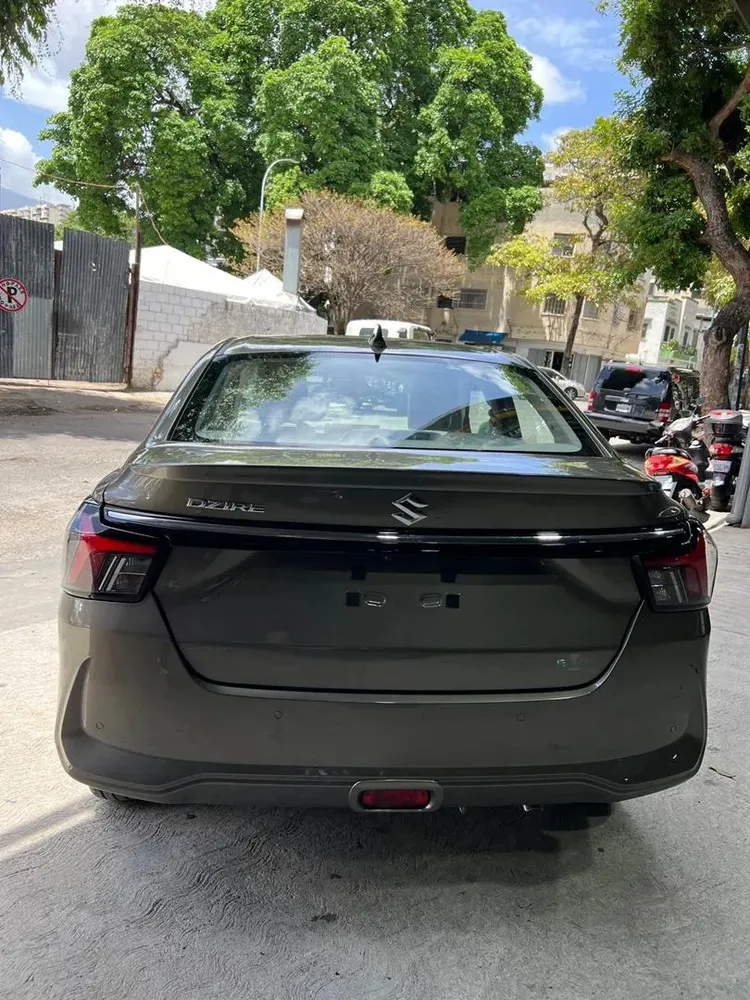 Vista 4 del vehículo: Suzuki Dzire