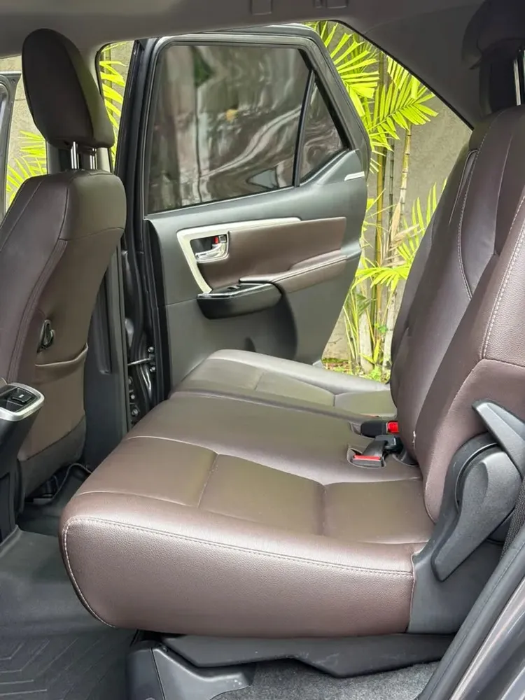 Vista 17 del vehículo: Fortuner Dubai