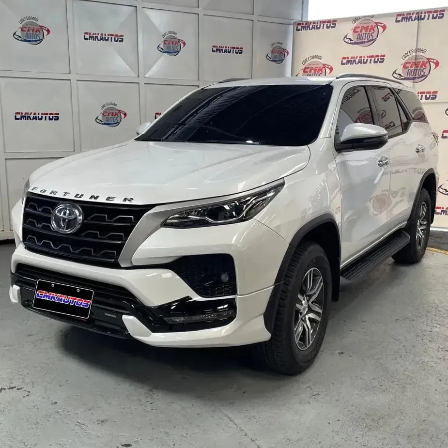 Vista 3 del vehículo: Toyota Fortuner