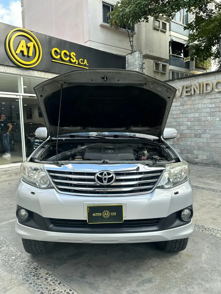 Vista 13 del vehículo: Toyota Fortuner